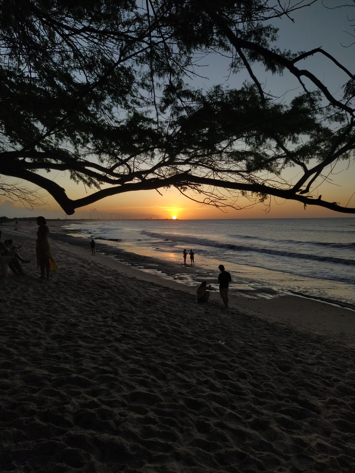 Tourinhos. O pôr do sol que selou a decisão de transformar nomadismo em projeto, não em fantasia.